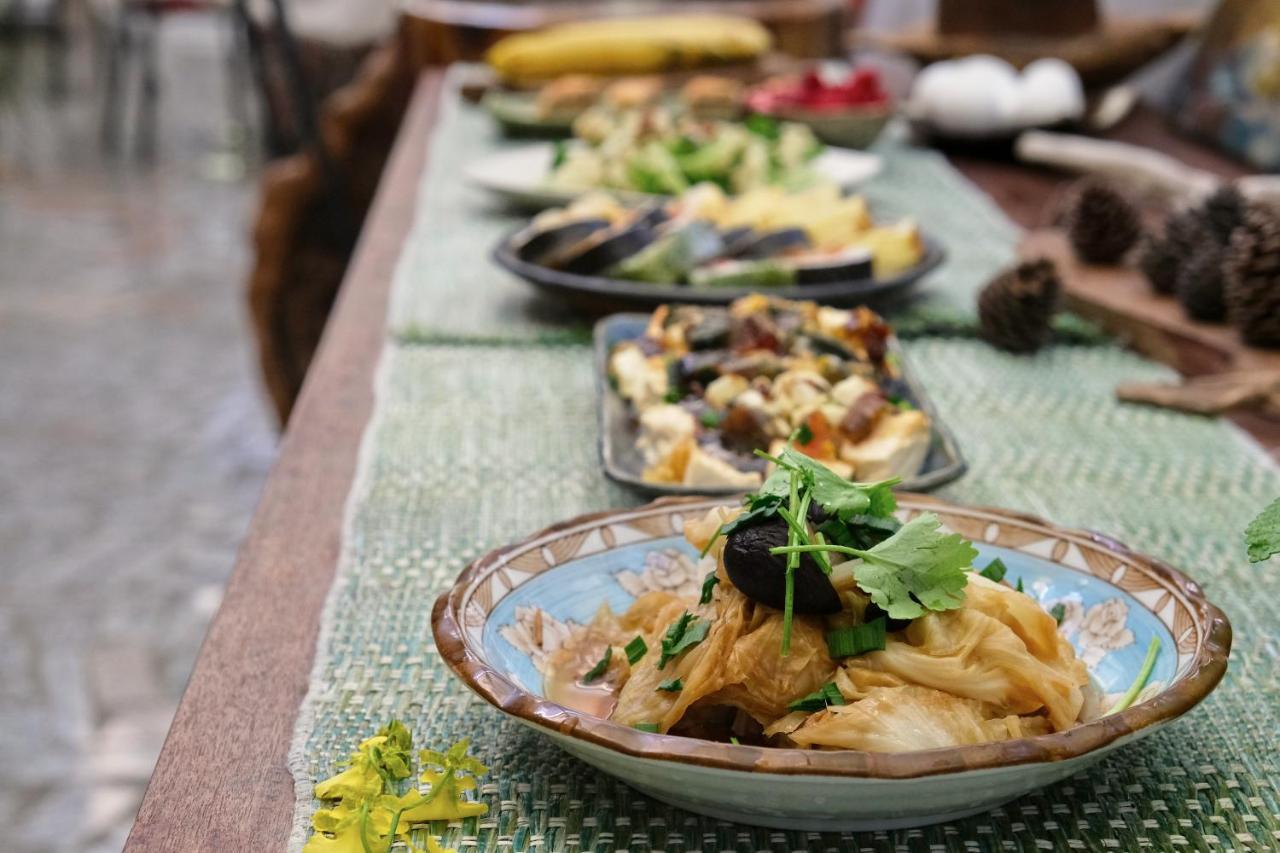 Wisdom Garden Home Stay Юли Екстериор снимка