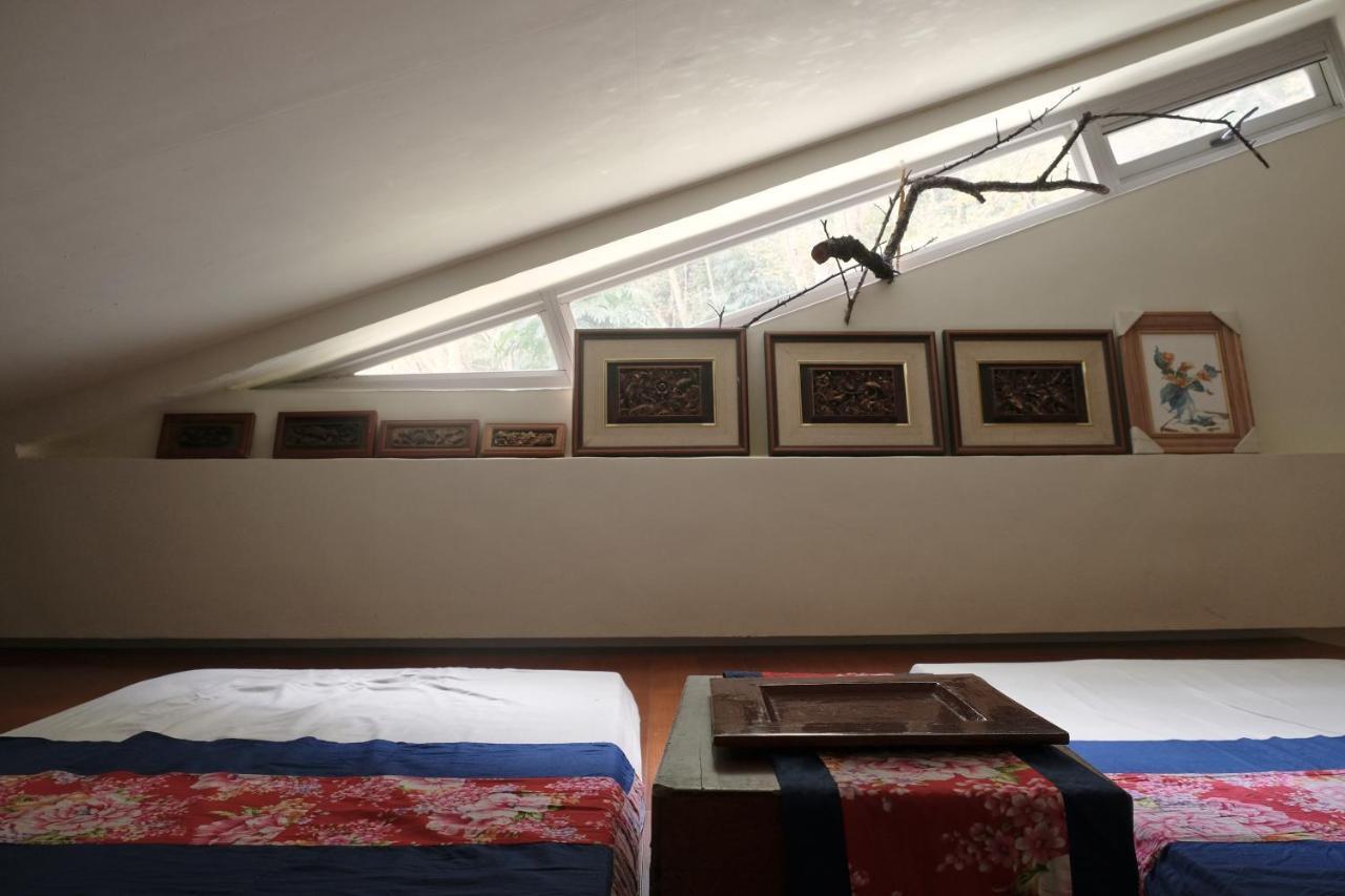 Wisdom Garden Home Stay Юли Екстериор снимка