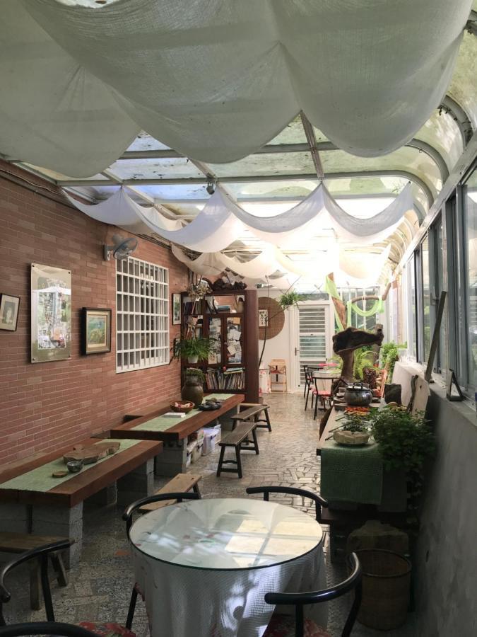 Wisdom Garden Home Stay Юли Екстериор снимка